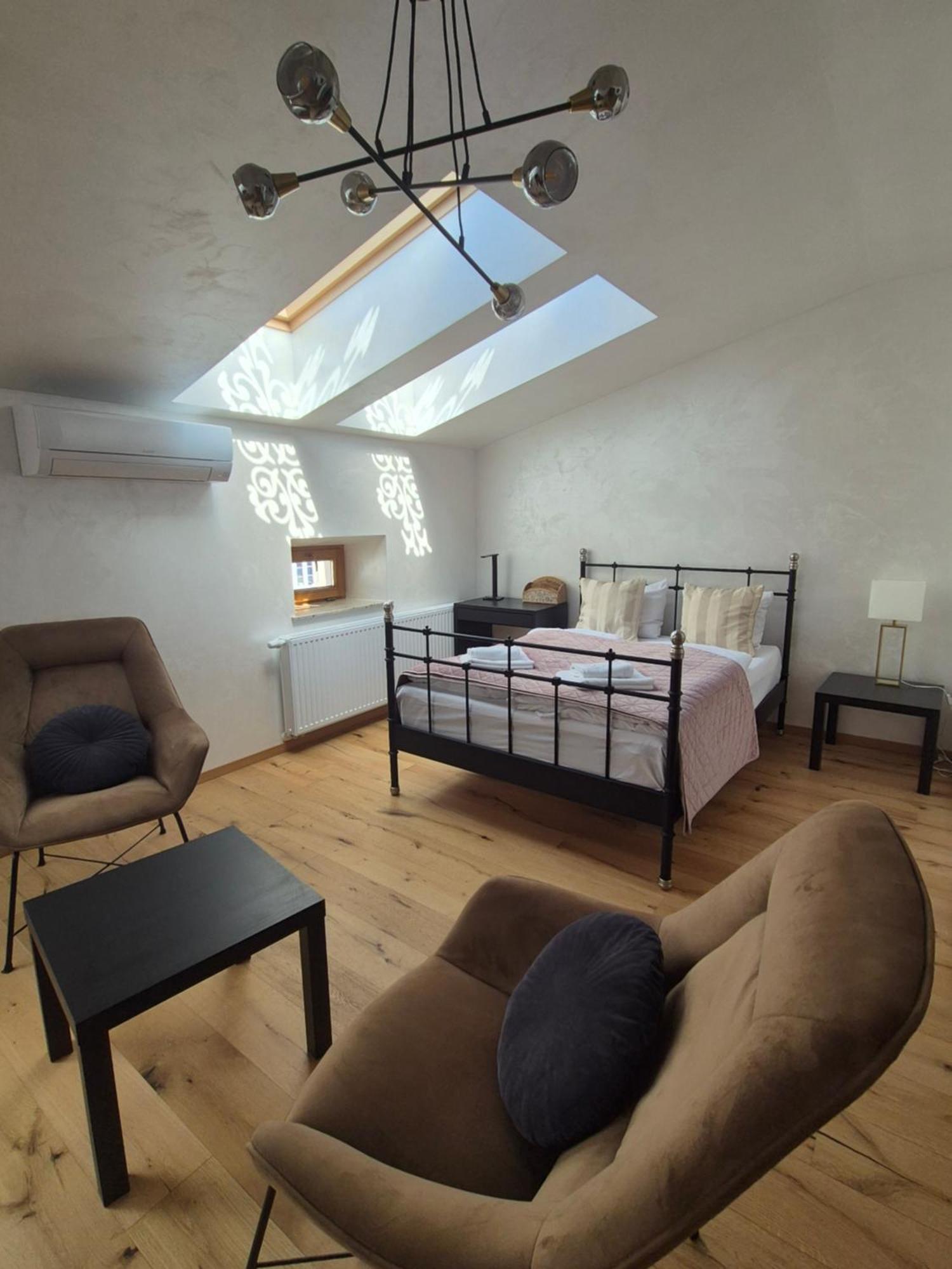 Aparthotel Miodowa 25 Krakow Luaran gambar