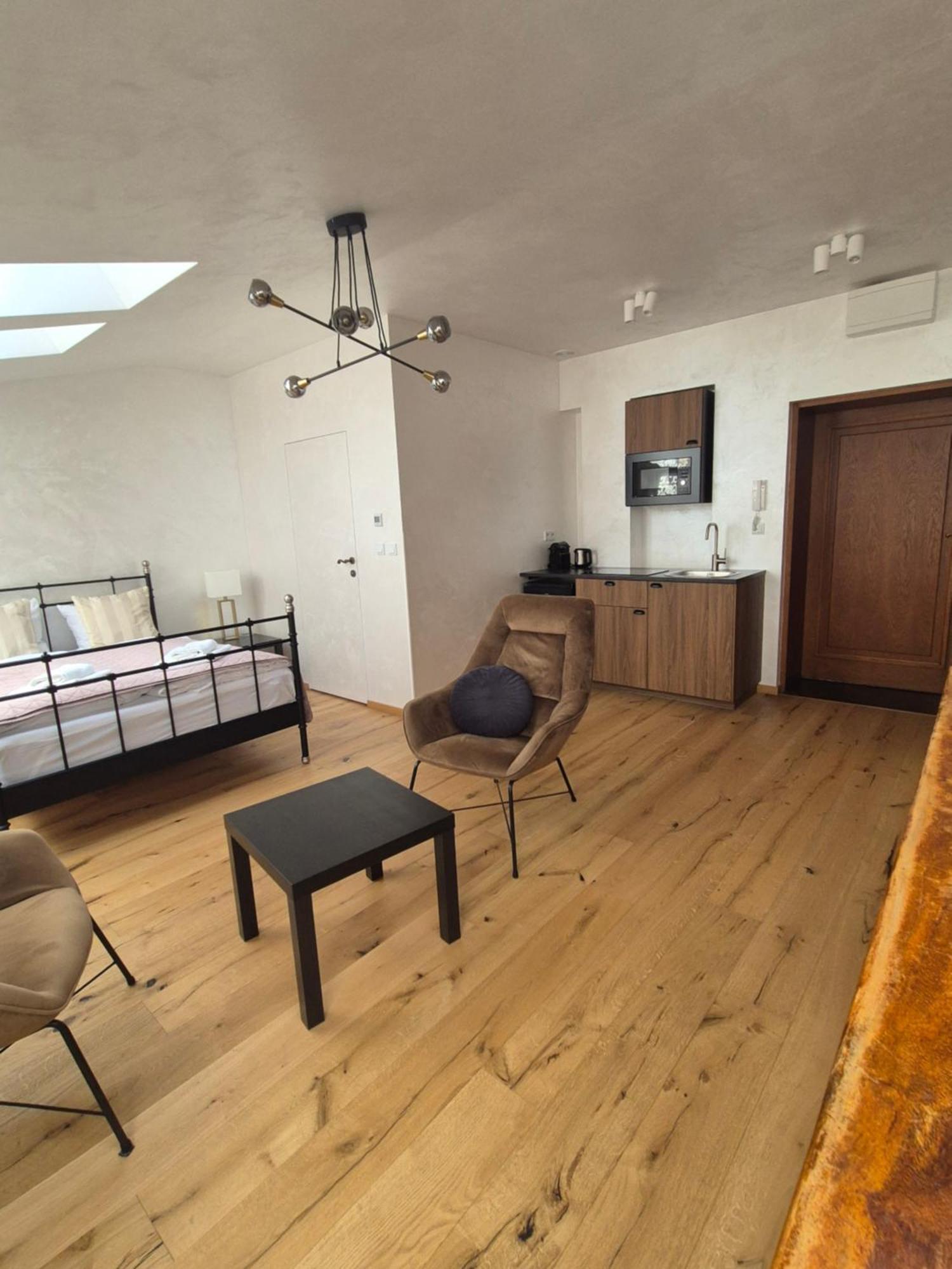 Aparthotel Miodowa 25 Krakow Luaran gambar