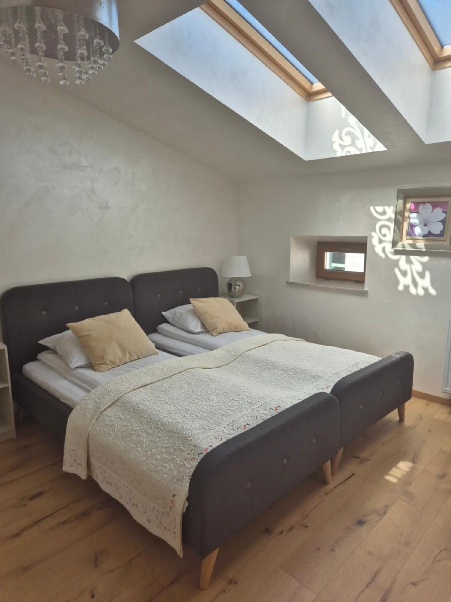 Aparthotel Miodowa 25 Krakow Luaran gambar